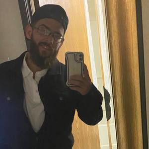 Meet your Posher, Travis